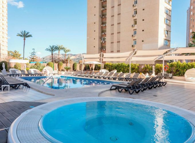 Escapada Fin de Año «Hotel Flamingo Beach Resort 4*» TODO INCLUIDO con Gala y Bus en Benidorm, Alicante