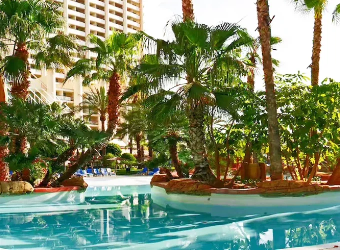 Escapada Fin de Año «Hotel Melia Benidorm 4*» con Gala servida en Benidorm, Alicante